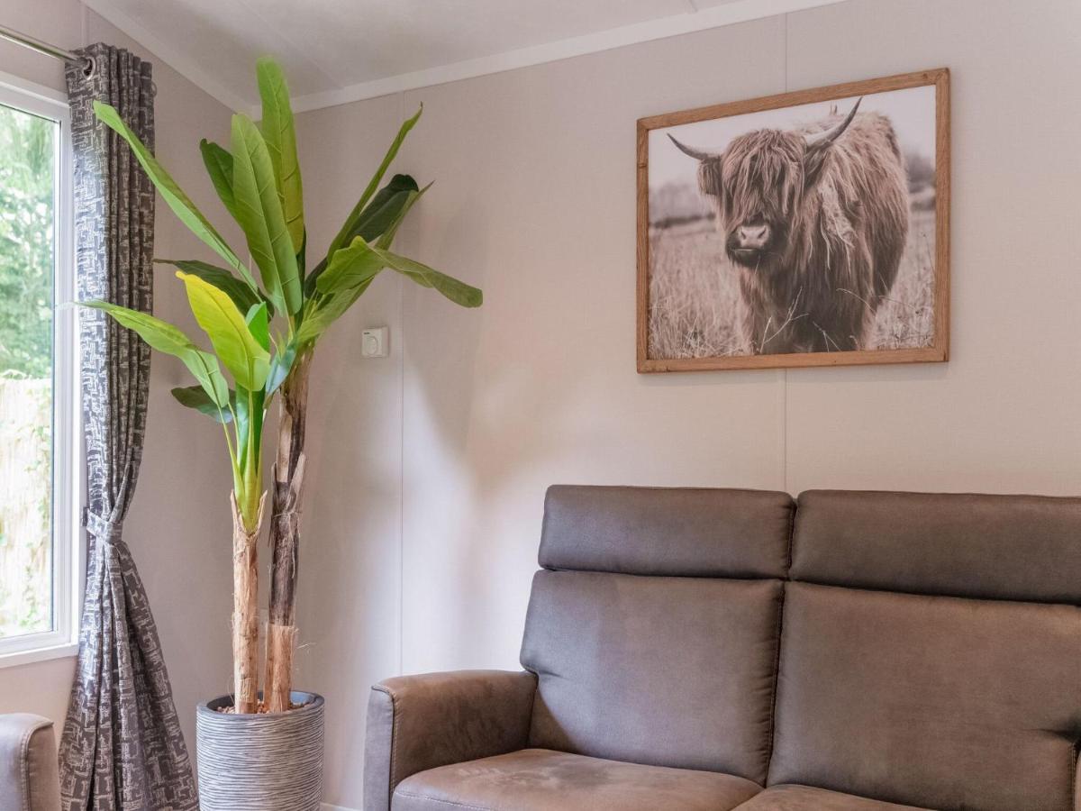 Beautiful Chalet In The Woods With A Shared Pool Vledder Eksteriør bilde